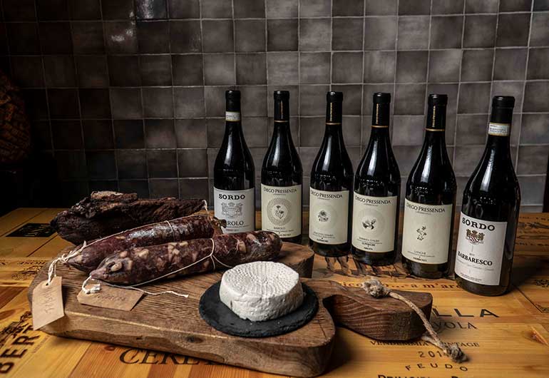 tagliere-con-vino